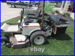 2021 Grasshopper 226V 52 Mid-Mount Zero Turn Lawn Mower with Bagger 392 HRS