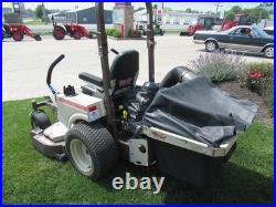 2021 Grasshopper 226V 52 Mid-Mount Zero Turn Lawn Mower with Bagger 392 HRS