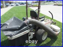 2021 Grasshopper 226V 52 Mid-Mount Zero Turn Lawn Mower with Bagger 392 HRS