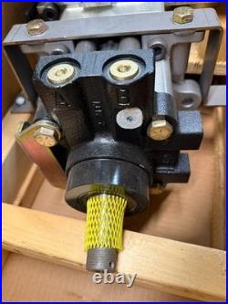 Exmark 126-1324 Right Hand Hydro Pump Assembly For Lazer-Z Zero Turn Mower Exmark 126-1324 Right Hand Hydro Pump Assembly For Lazer-Z Zero Turn Mower