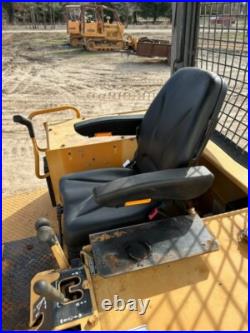 Forklift/Tractor Suspension Replacement Seat withAdjustable Armrest. Black. TSKL10
