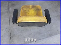 OEM John Deere Z655 SEAT AM143410