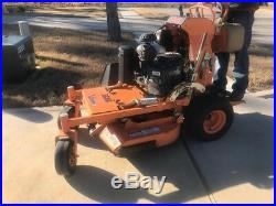 SCAG V-RIDE only 148hrs, COMMERCIAL/Residential Lawn mower. (TEXAS)